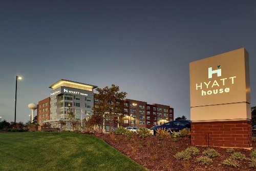 Hyatt House Oak Brook image 1