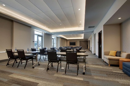 Hyatt House Oak Brook image 36