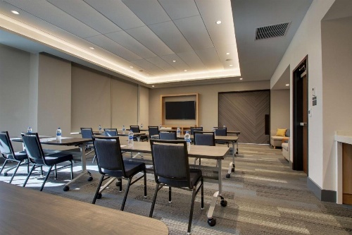 Hyatt House Oak Brook image 7